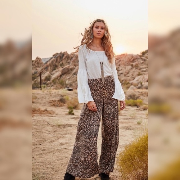 Animal Print-Wide Leg Flare Pants. NWT - Picture 4 of 10